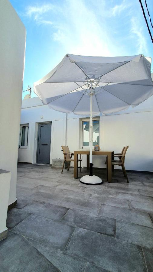 Alexandra'S Boutique House Apartment Triovasálos Exterior foto